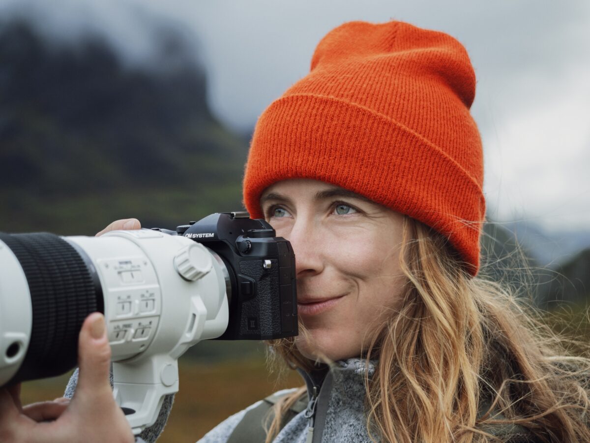 Olympus OM System OM-1 II body black w. CB-USB13 USB cable, Shoulder strap, BLX-1 Li-ion battery - Image 10