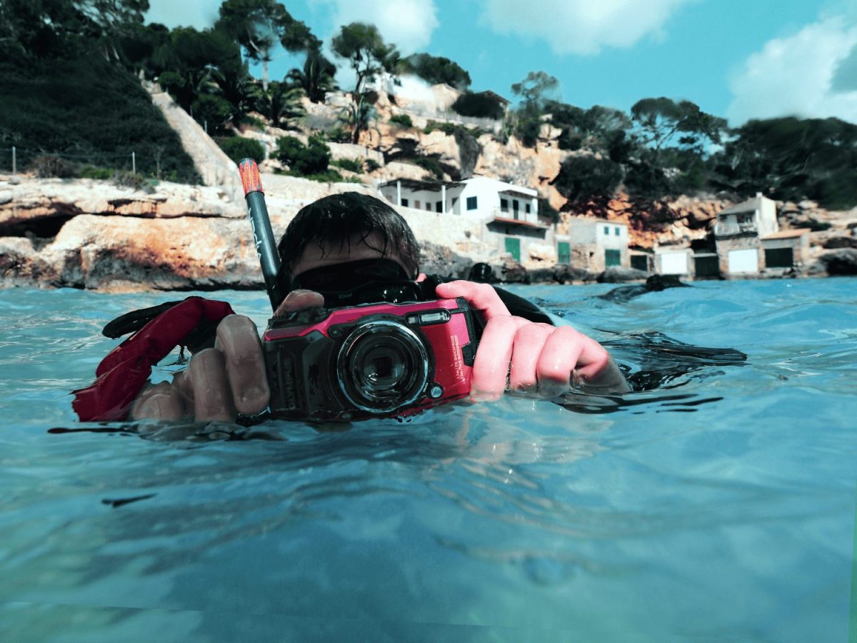 Olympus CHS-09 Floating Handstrap (red) for Tough series - Image 4